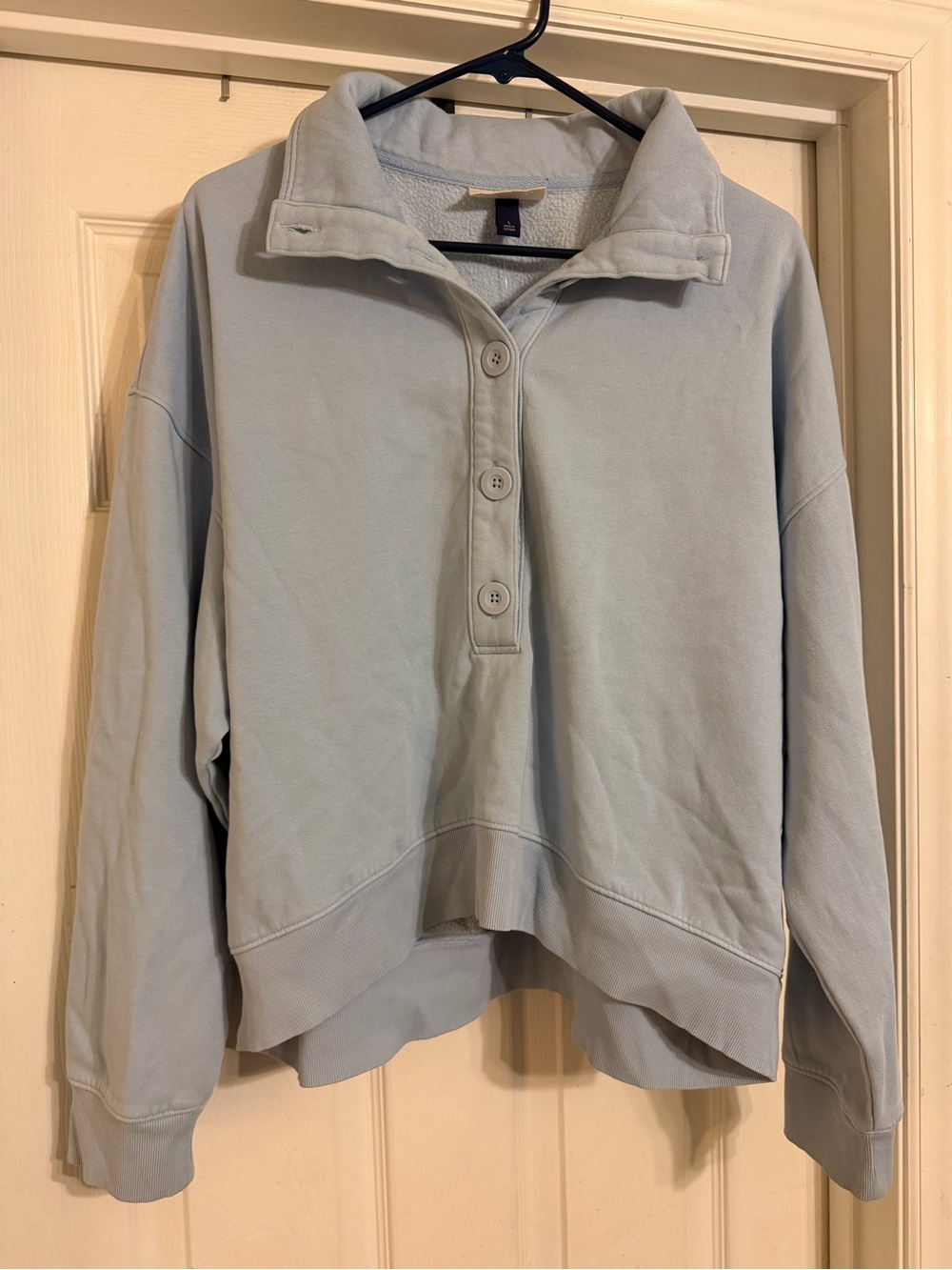 NWT Light Blue Button-Front Pullover Sweatshirt. Size:L.